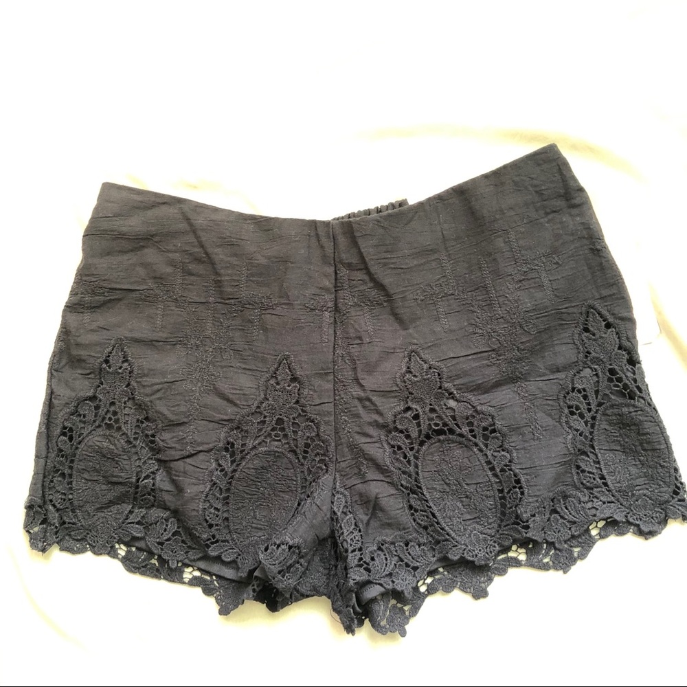 Lightweight Eyelet Shorts